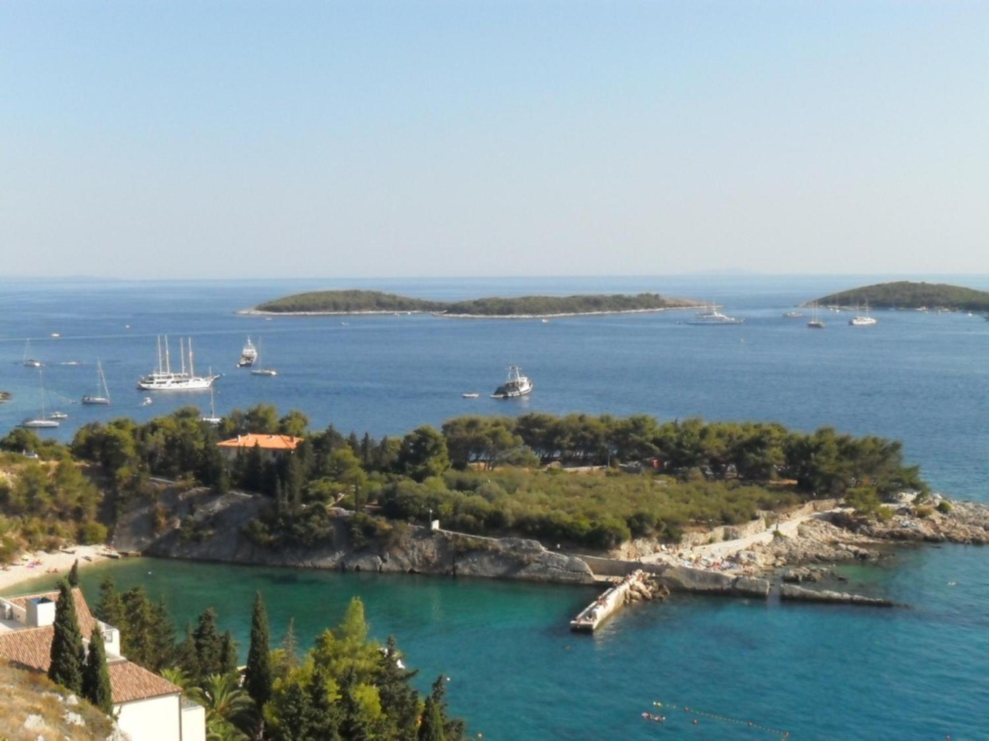 Aba * Hvar Town